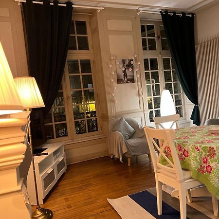 Eglantine Appartement Centre Historique De Dinan Esterno foto